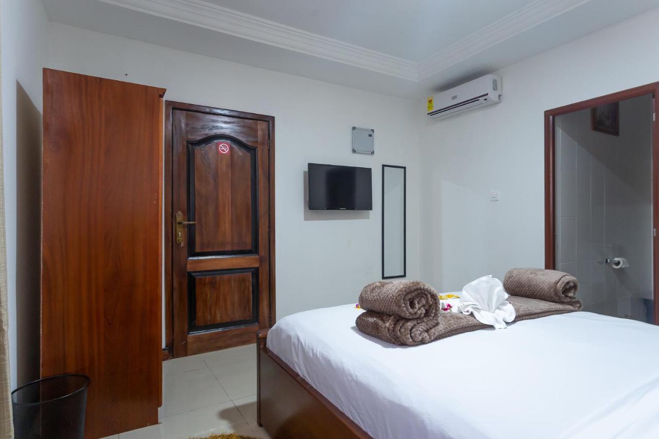 Royal Elmount Hotel Elmina Buitenkant foto