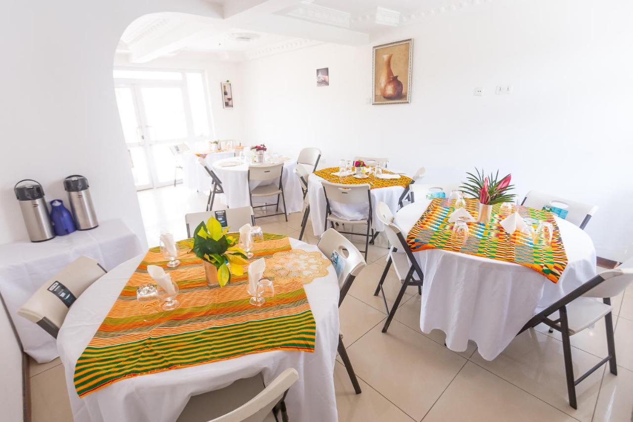 Royal Elmount Hotel Elmina Buitenkant foto