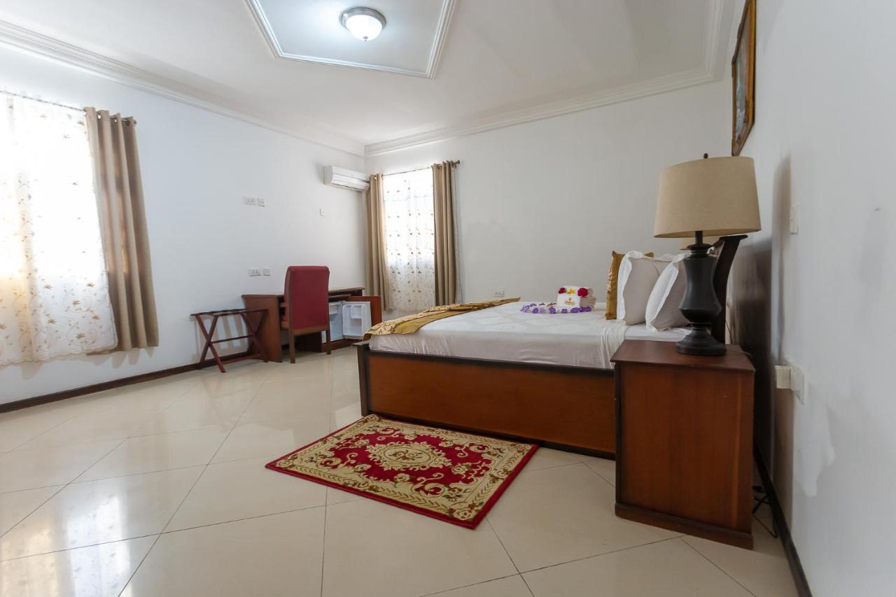Royal Elmount Hotel Elmina Buitenkant foto