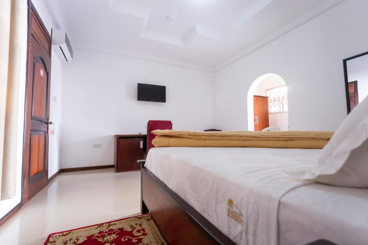 Royal Elmount Hotel Elmina Buitenkant foto