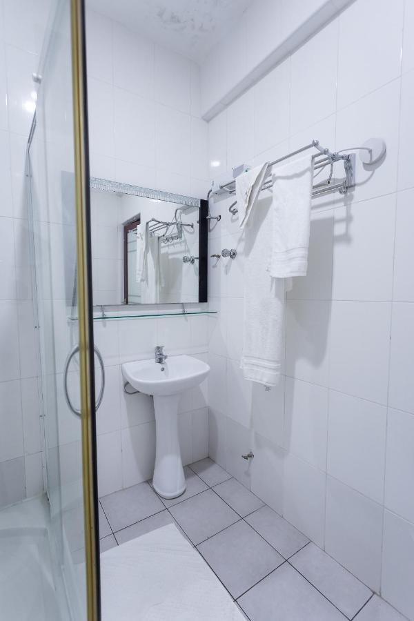 Royal Elmount Hotel Elmina Buitenkant foto