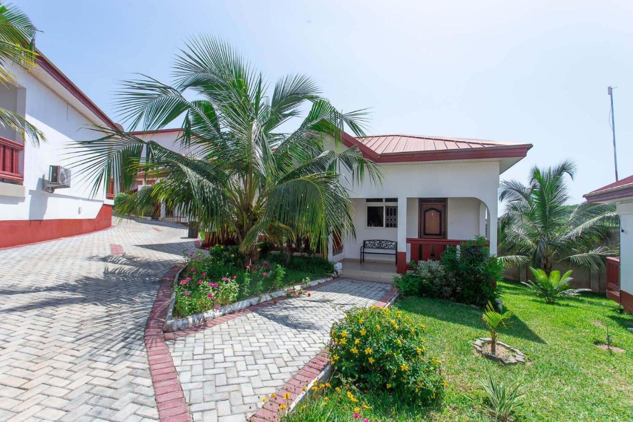 Royal Elmount Hotel Elmina Buitenkant foto